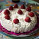 La torta alle fragole e cioccolato bianco con la ricetta golosa