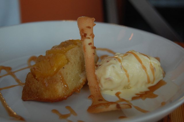 La torta ananas e cocco con la ricetta senza glutine