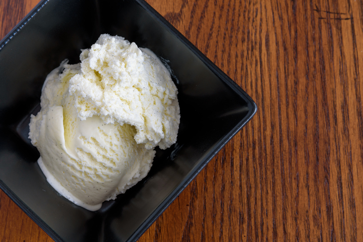 Il gelato al latte condensato e panna con la ricetta veloce