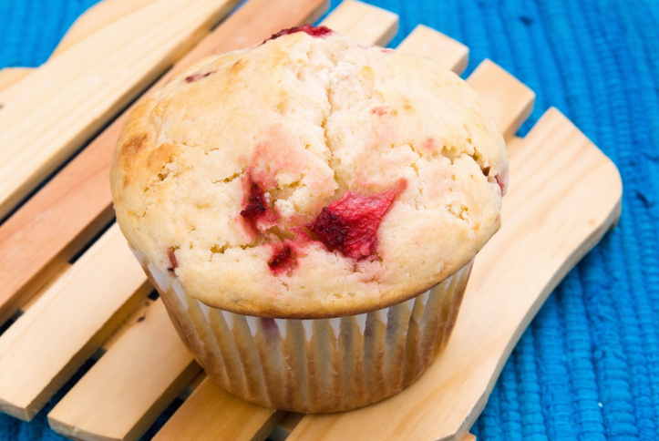 I muffin alle fragole e mandorle per la merenda dei bambini