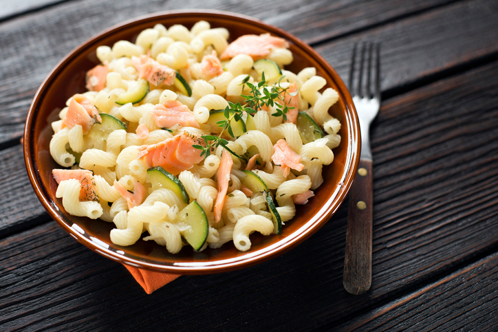 La pasta con salmone e cetrioli: la ricetta del primo gustoso