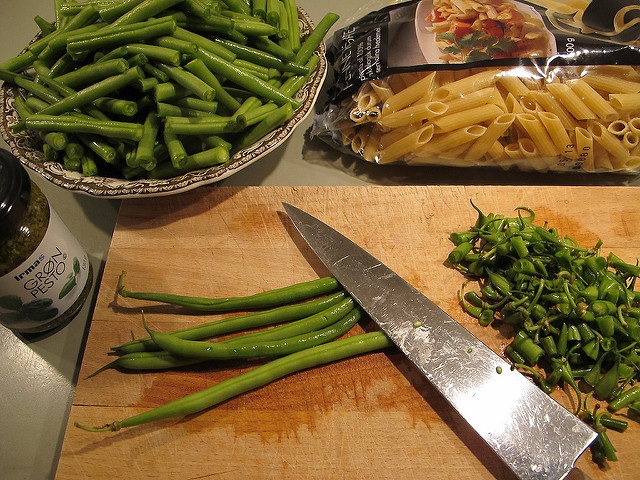 La pasta ai fagiolini e pancetta per il pranzo estivo