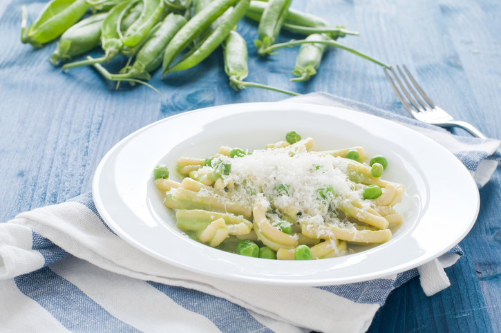 La ricetta della pasta e piselli per bambini, semplice ma nutriente