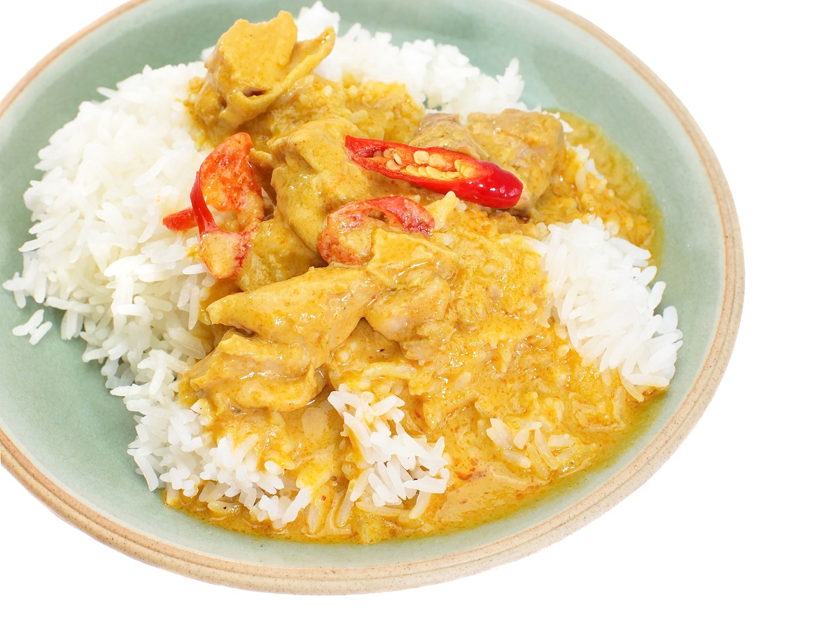 Come fare il pollo al curry con riso basmati, la ricetta gustosa