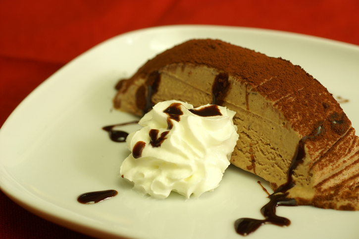 Il semifreddo al caffè e cioccolato con la ricetta golosa