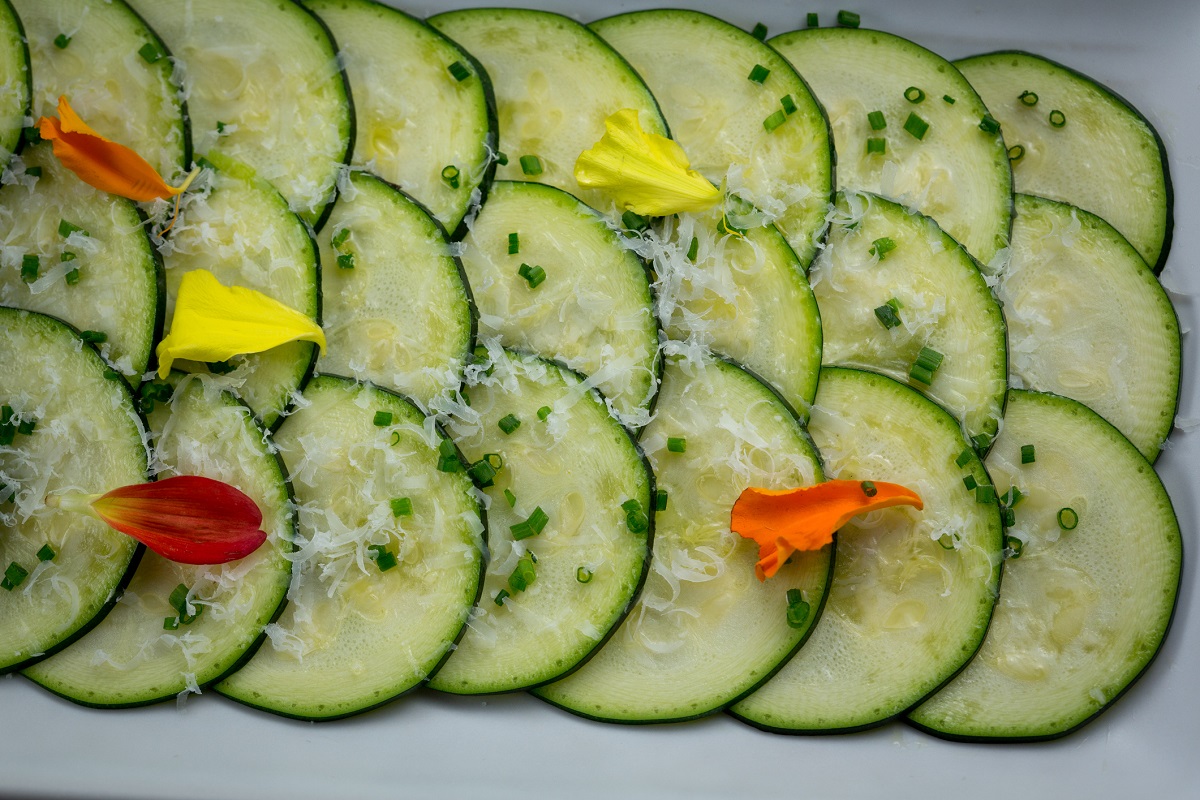 Le zucchine marinate per il contorno, la ricetta da provare