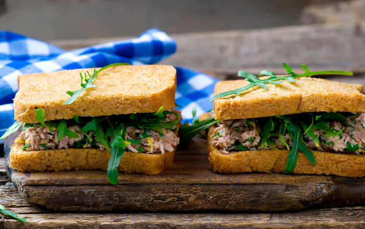 I toast con tonno e formaggio perfetti per la pausa pranzo