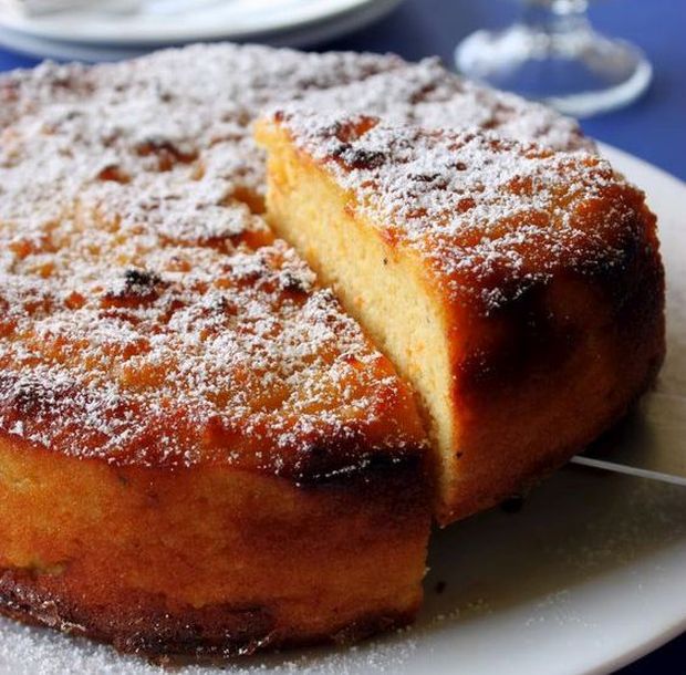 La torta agli albumi e mandorle con la ricetta golosa