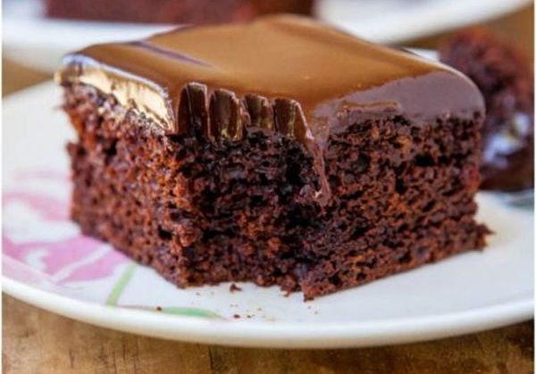 La torta al latte di cocco e cioccolato con la ricetta golosa