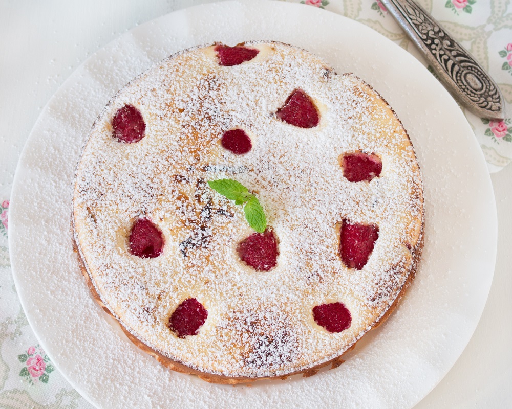 torta con lamponi e yogurt