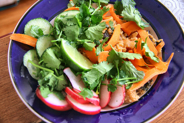 5 ricette di insalate estive vegan facili da fare