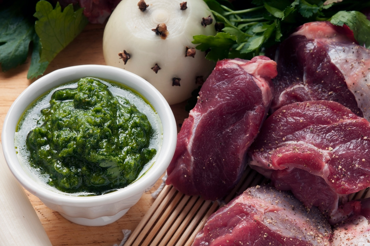 La carne fredda in salsa verde, la ricetta del secondo estivo