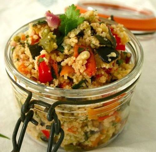 Il cous cous integrale con verdure con la ricetta semplice