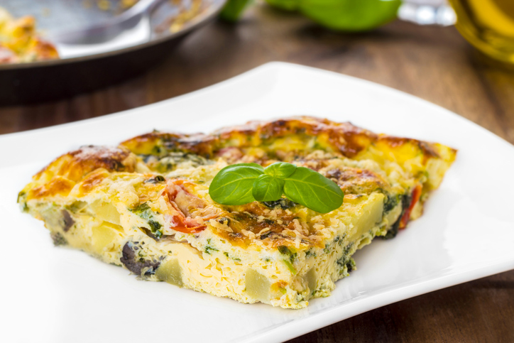 La frittata di peperoni e patate al forno con la ricetta semplice