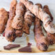 I grissini al cioccolato con la ricetta di Sara Papa