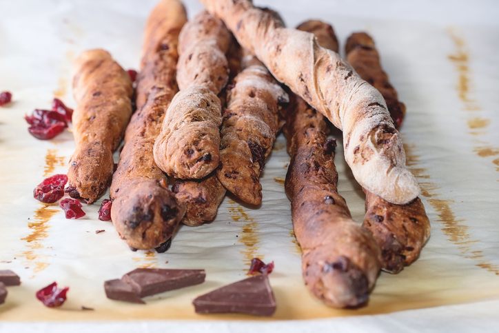 I grissini al cioccolato con la ricetta di Sara Papa