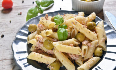La pasta con olive e tonno senza pomodoro facile da preparare