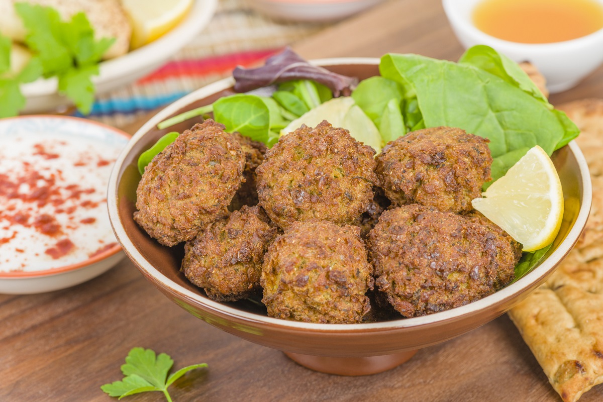 Le polpette con fagioli e tonno per la cena estiva, ecco la ricetta