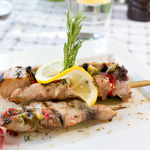 Gli spiedini di pesce spada alla siciliana, la ricetta dalla tradizione