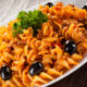 Il sugo ai capperi olive e tonno per condire la pasta