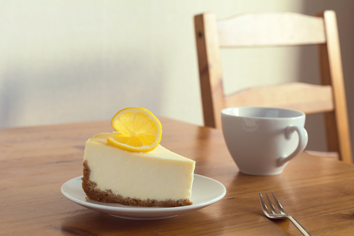 La cheesecake al limone con mascarpone per il dolce di fine pasto