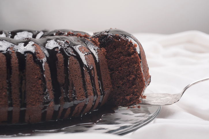 La ciambella al cacao senza burro con la ricetta leggera