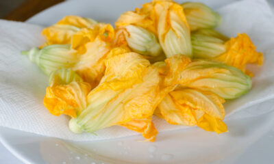 Ecco la pasta ai fiori di zucca e tonno perfetta per il pranzo estivo