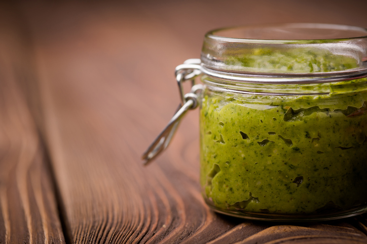 Il pesto di capperi e mandorle alla siciliana con la ricetta veloce