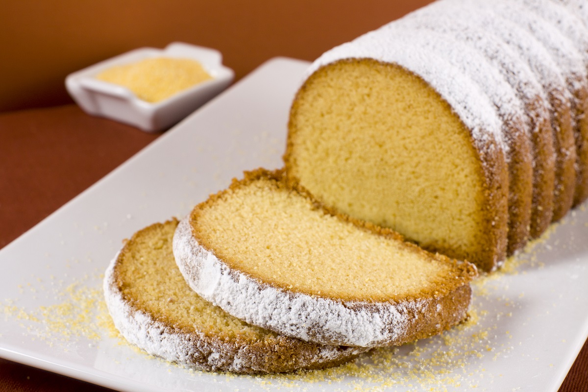 Il plumcake allo yogurt e lamponi con la ricetta casalinga