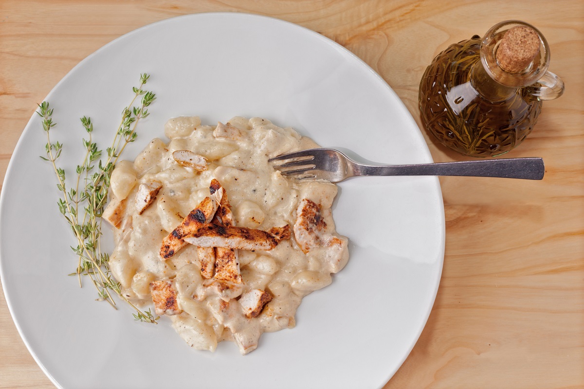 Gli straccetti di tacchino al latte da provare a cena, ecco la ricetta