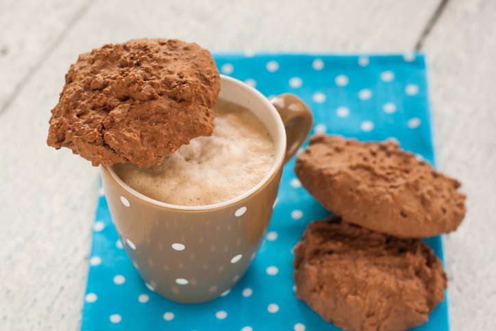 I biscotti allo yogurt e cacao perfetti per la colazione: ecco la ricetta