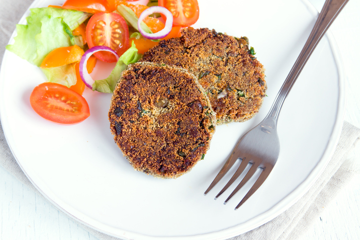 Come preparare i burger di quinoa e lenticchie di Marco Bianchi