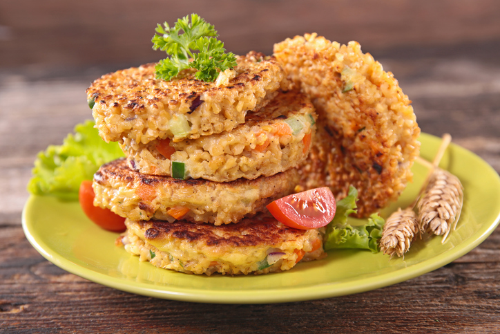 I burger di quinoa e patate: ecco la ricetta vegetariana