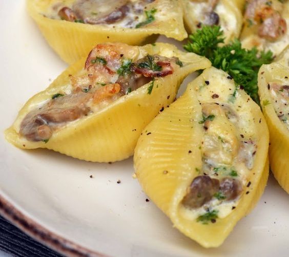 I conchiglioni ripieni di funghi e philadelphia per il pranzo della domenica