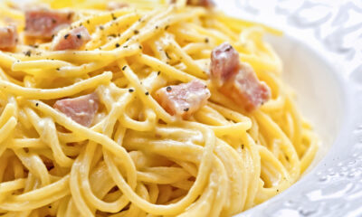 La pasta con uova e pancetta affumicata, la ricetta subito pronta