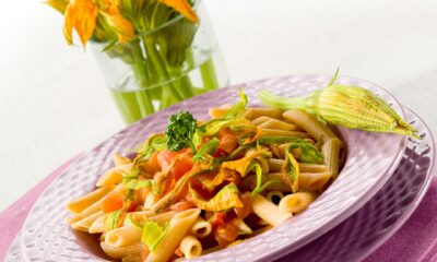 pasta fiori di zucca e salsiccia