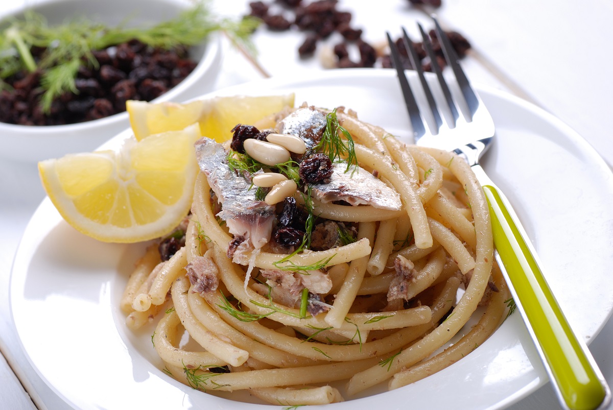 La pasta con le sarde alla siciliana con la ricetta da provare