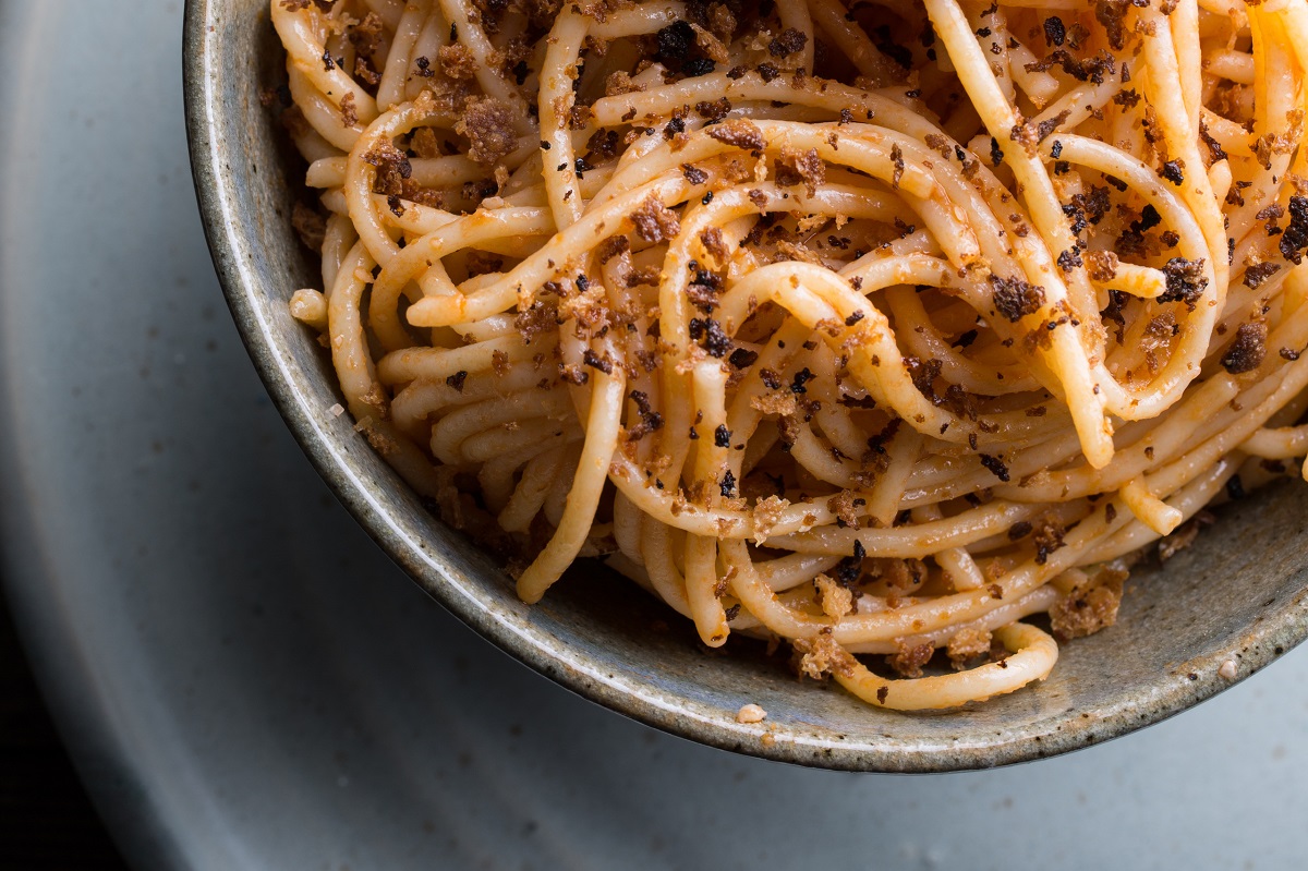 La pasta con tonno e pangrattato con la ricetta veloce