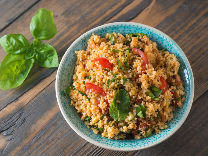 La quinoa al curry e verdure con la ricetta gustosa