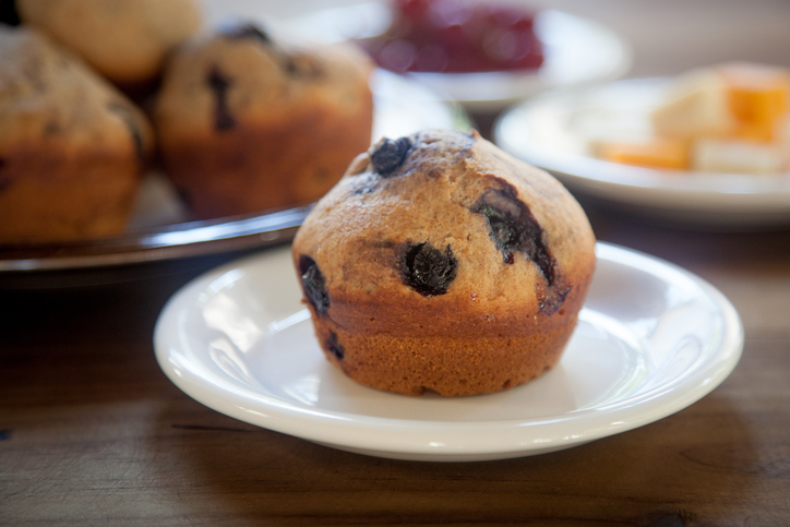 I muffin integrali ai mirtilli con la ricetta per la colazione