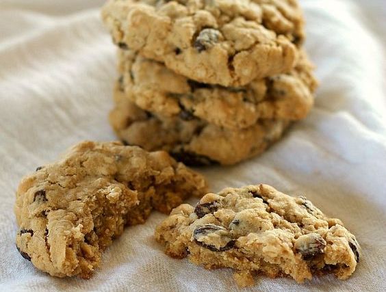 I biscotti alle noci e uvetta: la ricetta perfetta con il tè