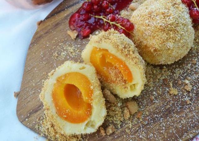 I canederli dolci alle albicocche con la ricetta facile