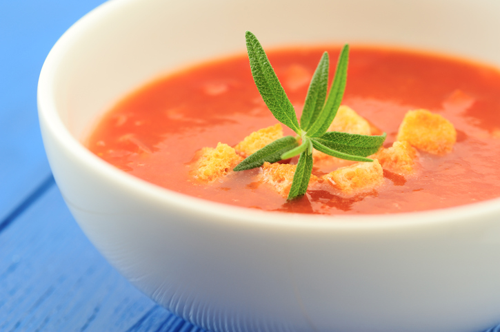 La crema di pomodoro con occhi terrificanti da preparare ad Halloween