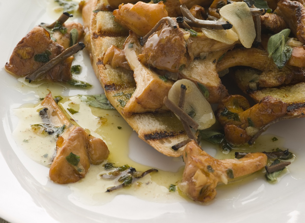 Come fare i funghi grigliati, la ricetta semplice e light