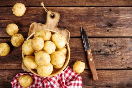 Come fare le patate novelle nel forno a microonde