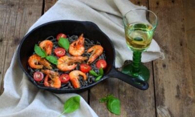 Spaghetti neri allo scoglio