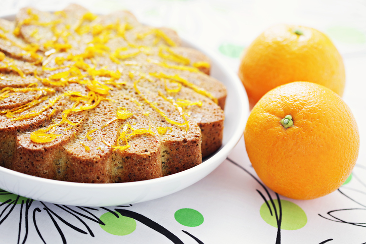 La torta ai semi di papavero e arancia con la ricetta golosa