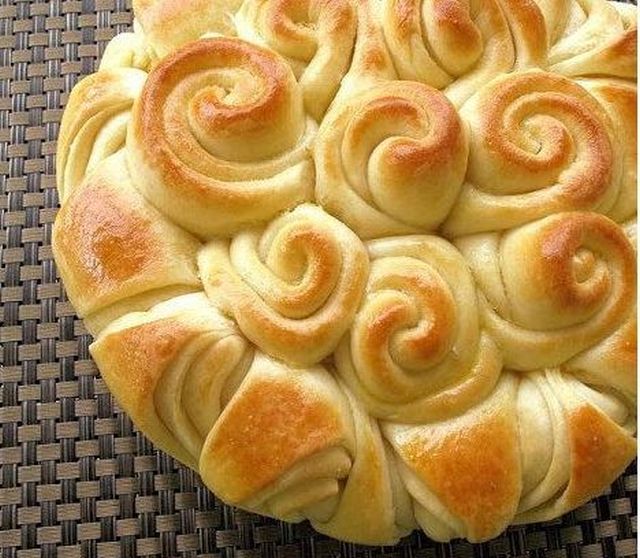 La torta di rose alla marmellata con la ricetta golosa