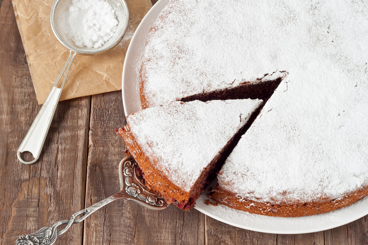 La torta di nocciole soffice per la colazione di tutta la famiglia