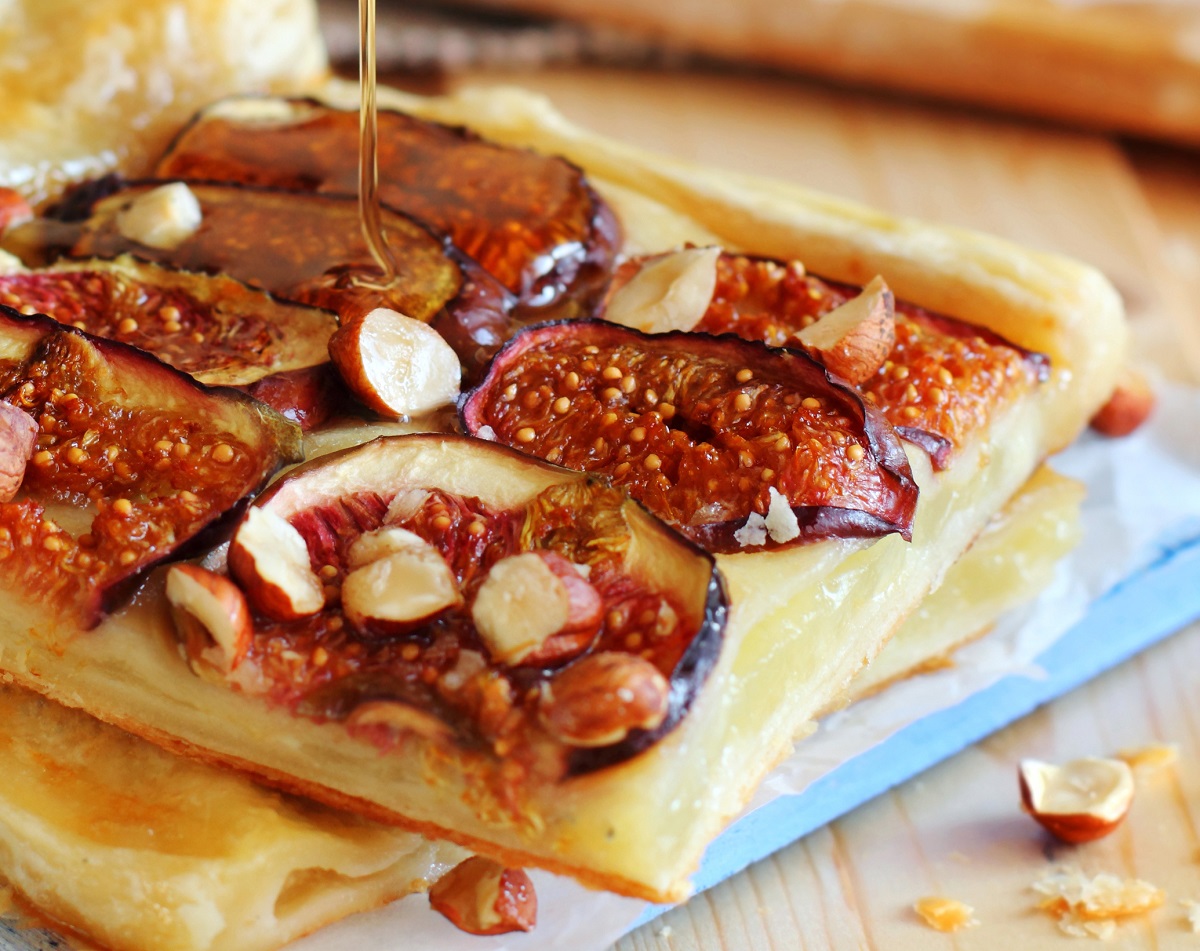 La torta sfogliata con i fichi con la ricetta veloce